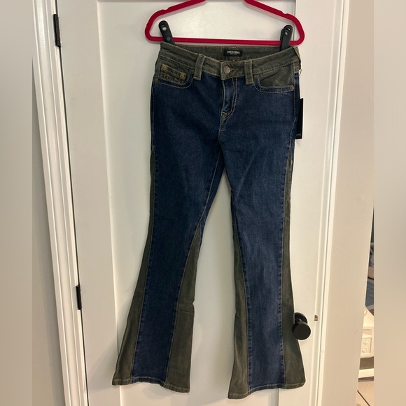 True Religion Colorblock mid rise flare jeans - Picture 2 of 8